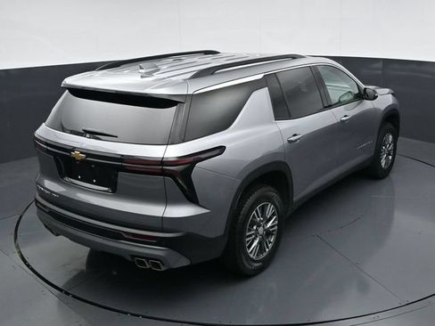 Used 2025 Chevrolet Traverse LT AWD/4WD image 32