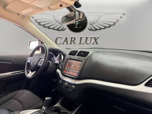 Used 2019 Dodge Journey SE FWD image 16