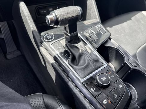 Used 2024 Kia Sportage EX FWD image 23