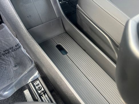 Used 2025 Volvo EX30 Ultra image 28