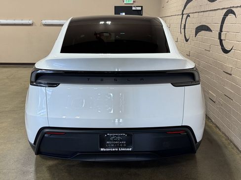 Used 2026 Tesla Model Y 2WD image 6