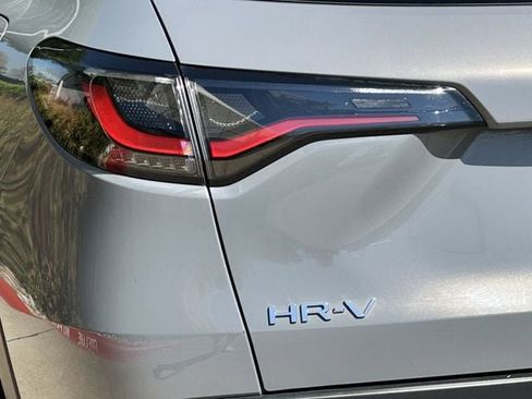 Used 2023 Honda HR-V Sport image 7