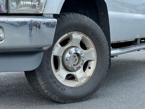 Used 2010 Ford F350 4x4 SuperCab Super Duty image 2