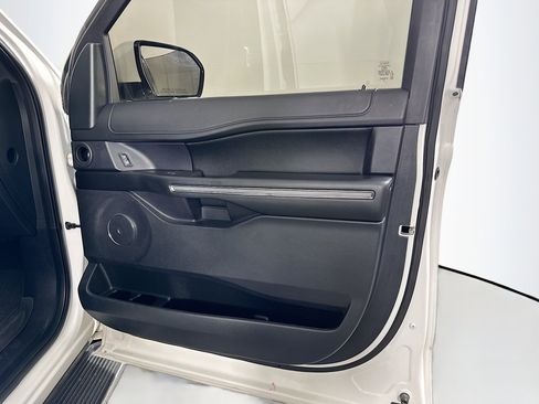 Used 2020 Ford Expedition XLT w/ Equipment Group 202A image 34