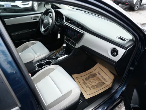Used 2019 Toyota Corolla LE image 25