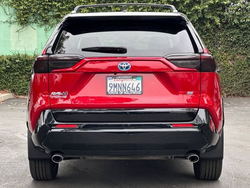 Used 2022 Toyota RAV4 SE w/ Weather & Moonroof Package AWD/4WD image 5