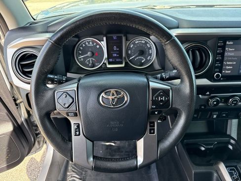 Used 2020 Toyota Tacoma SR5 image 13