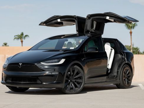 Used 2023 Tesla Model X Plaid AWD/4WD image 4