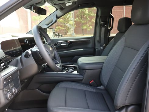 New 2026 Chevrolet Tahoe LS image 8