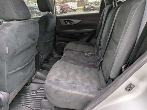 Used 2015 Nissan Rogue S image 13