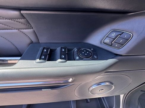 Used 2022 Ford Expedition Platinum AWD/4WD image 13