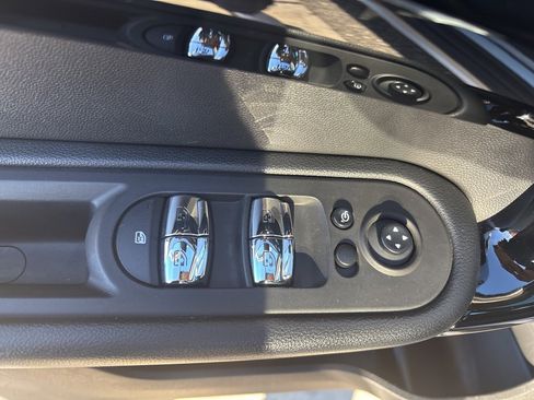 Used 2019 MINI Cooper Countryman w/ Premium Package image 40