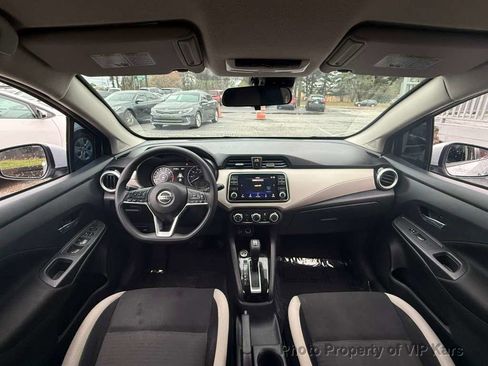 Used 2022 Nissan Versa SV FWD image 14
