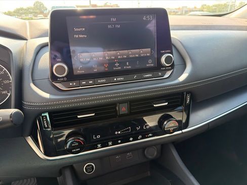 Used 2021 Nissan Rogue SV FWD image 16