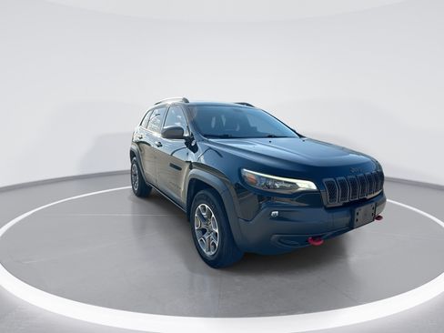 Used 2020 Jeep Cherokee Trailhawk w/ Cold Weather Group AWD/4WD image 2