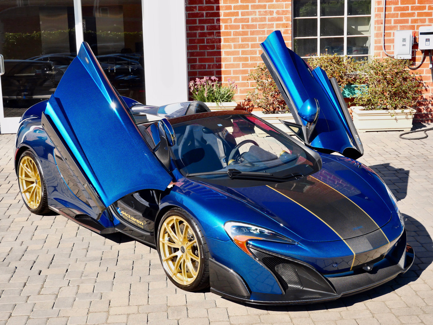 Used 2016 McLaren 675LT Spider RWD image 34