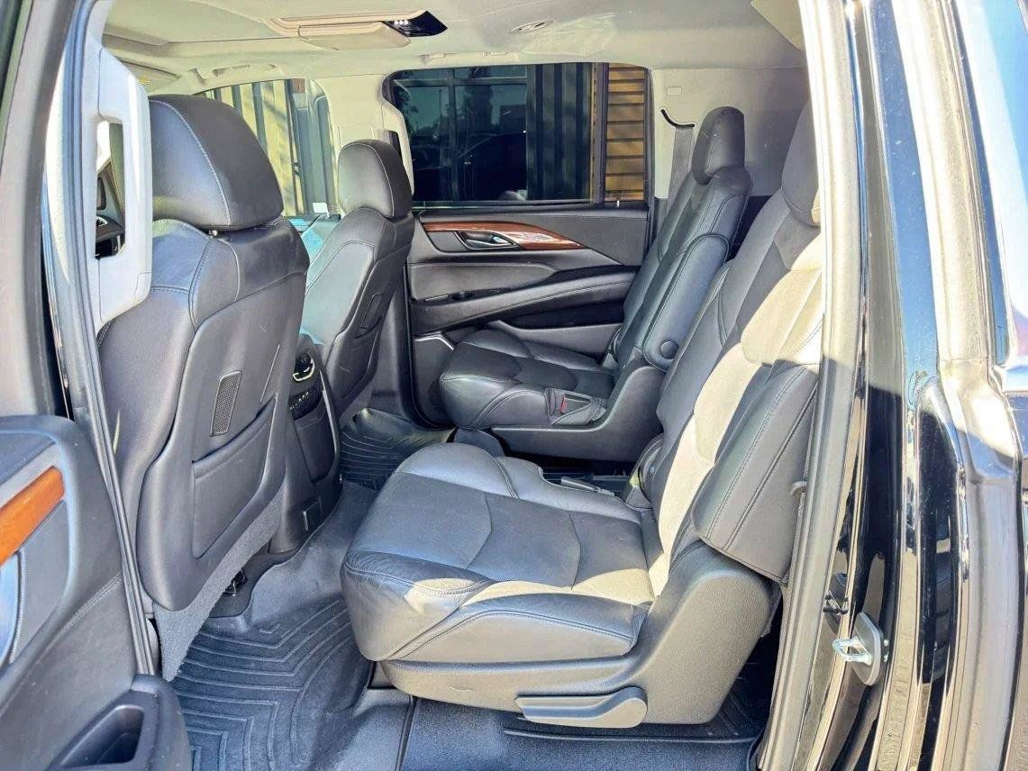 Used 2019 Cadillac Escalade ESV Premium Luxury AWD/4WD image 23