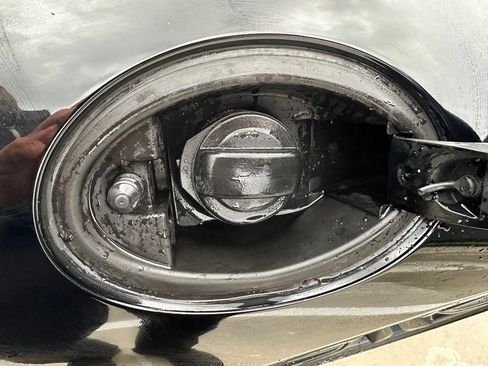 Certified 2018 Porsche 911 Carrera RWD image 38