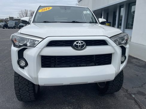 Used 2019 Toyota 4Runner SR5 Premium image 3