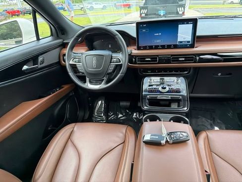 Used 2023 Lincoln Nautilus Reserve FWD image 14