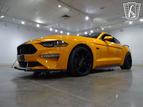 Used 2019 Ford Mustang GT Premium w/ Black Accent Package image 4