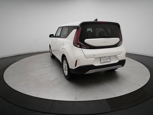 Certified 2023 Kia Soul LX w/ LX Technology Package image 32