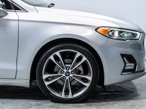 Used 2019 Ford Fusion Titanium image 12