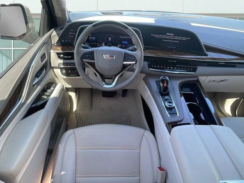 Used 2024 Cadillac Escalade ESV Premium Luxury Platinum image 19