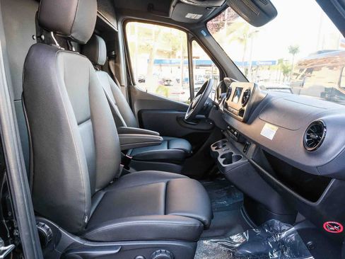 Used 2024 Mercedes-Benz Sprinter 3500 w/ Parking Package image 28