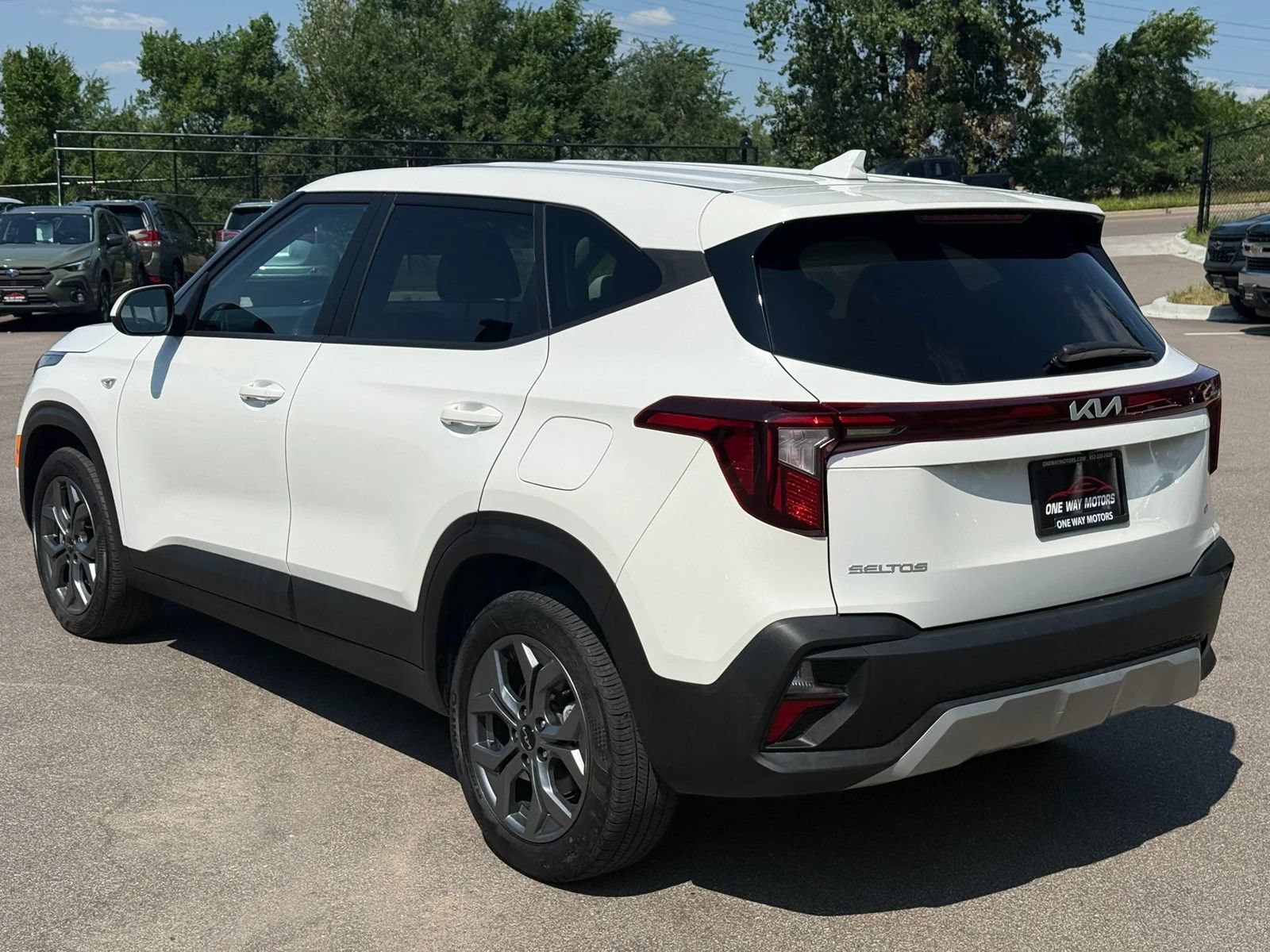 Used 2024 Kia Seltos LX AWD/4WD image 3