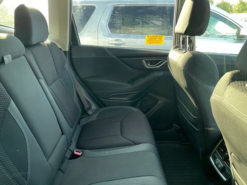 Used 2019 Subaru Forester Premium AWD/4WD image 8
