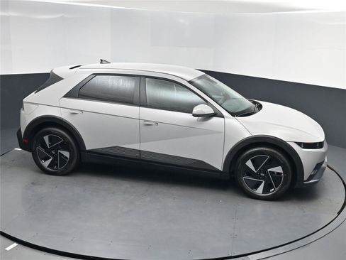 New 2026 Hyundai Ioniq 5 SE image 7