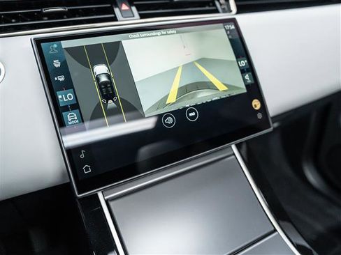 New 2026 Land Rover Range Rover Evoque S image 28