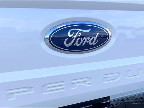 Used 2019 Ford F350 Lariat w/ Lariat Ultimate Package image 10