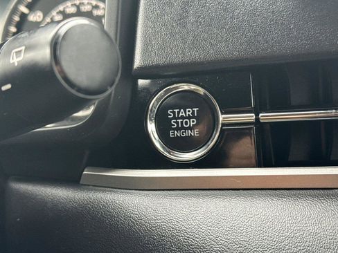 Used 2022 Mitsubishi Outlander SE image 22