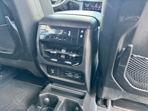 Used 2023 Jeep Grand Cherokee L Laredo AWD/4WD image 15