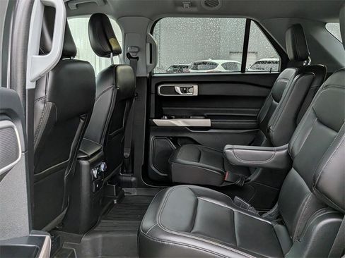 Used 2022 Ford Explorer XLT w/ Equipment Group 202A image 25