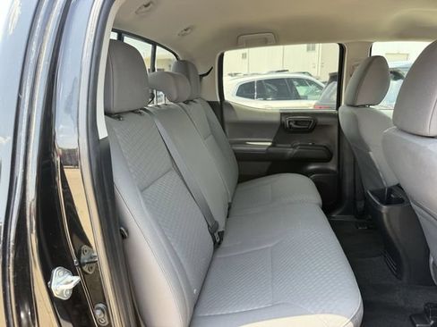 Used 2022 Toyota Tacoma SR AWD/4WD image 29