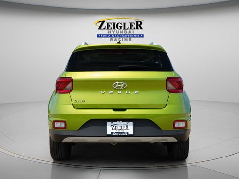 Certified 2023 Hyundai Venue SEL FWD image 6