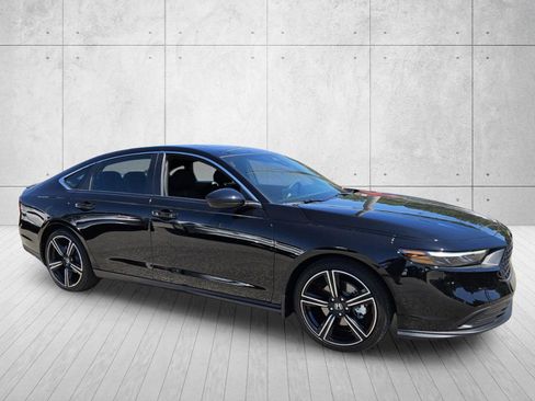 Used 2025 Honda Accord Sport image 1