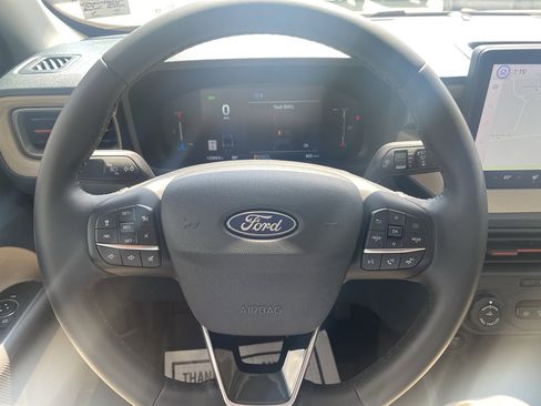 Used 2025 Ford Maverick Lariat w/ 4K Tow Package image 19