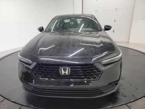 Used 2023 Honda Accord Sport image 2