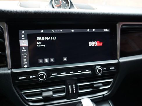 Used 2019 Porsche Macan S image 60