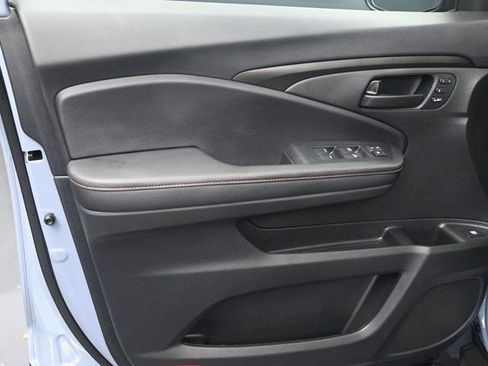 Used 2025 Honda Ridgeline TrailSport image 14