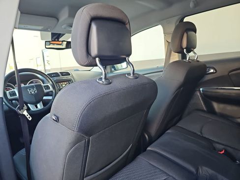Used 2017 Dodge Journey SXT w/ Blacktop Package image 16