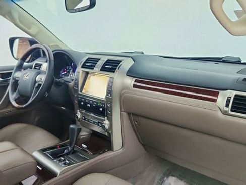 Used 2018 Lexus GX 460 Premium w/ Premium Package image 21