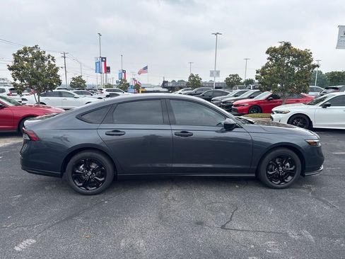 New 2025 Honda Accord SE image 13