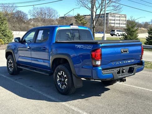 Used 2018 Toyota Tacoma TRD Off-Road w/ Technology Package image 28