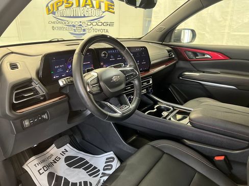 Used 2024 Chevrolet Traverse Z71 w/ Enhanced Driving Package AWD/4WD image 18