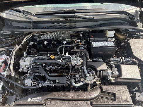 Used 2025 Toyota Corolla LE FWD image 30